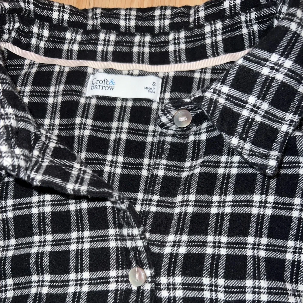 Croft & Barrow Black and White Plaid Flannel Long Sleeve Shirt - Picture 6 of 10